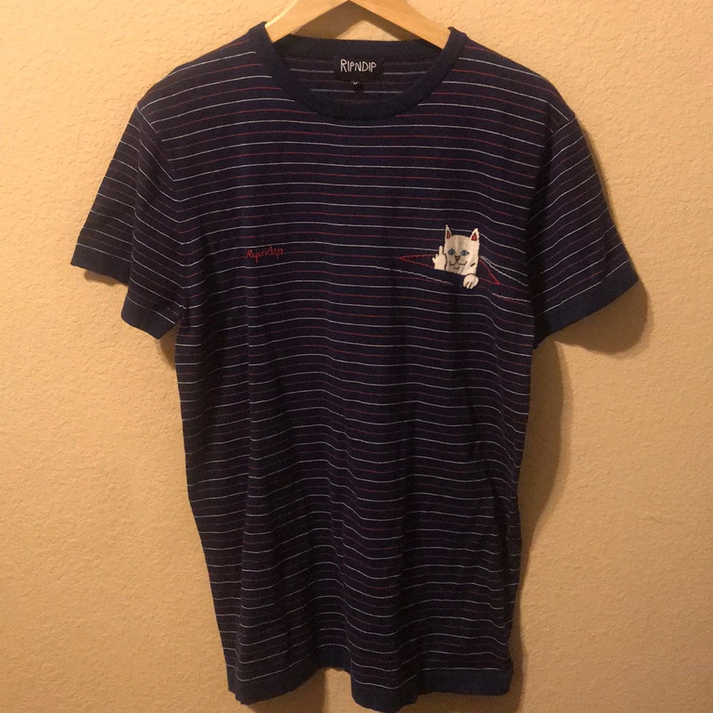 RIPNDIP PEEK A NERMAL KNIT TEE (NAVY / RED)